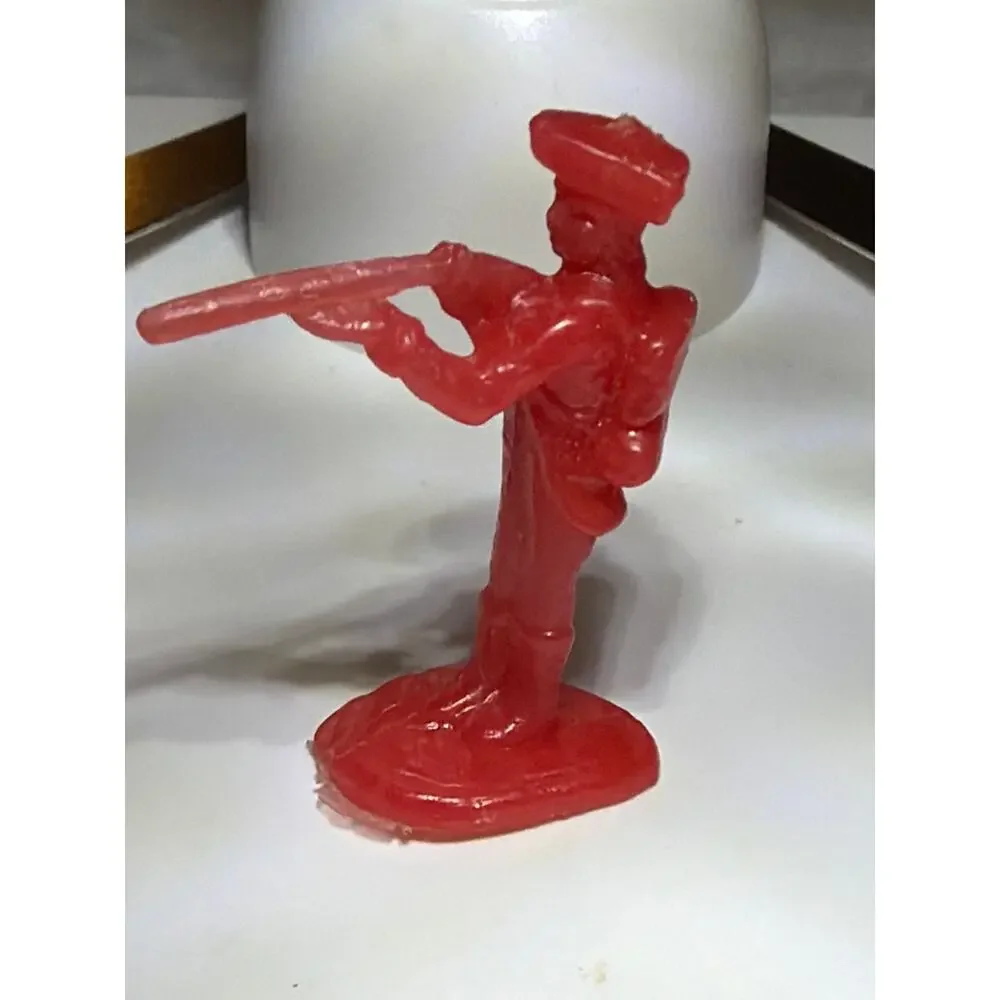 Vintage Red Plastic Colonial Toy Soldier Musket Figure Hong Kong 2.5
